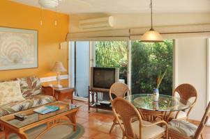 Hotel Pavillons And Pools