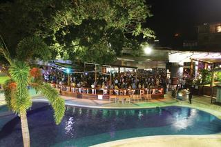 Gilligan's Backpackers Hotel And Resort