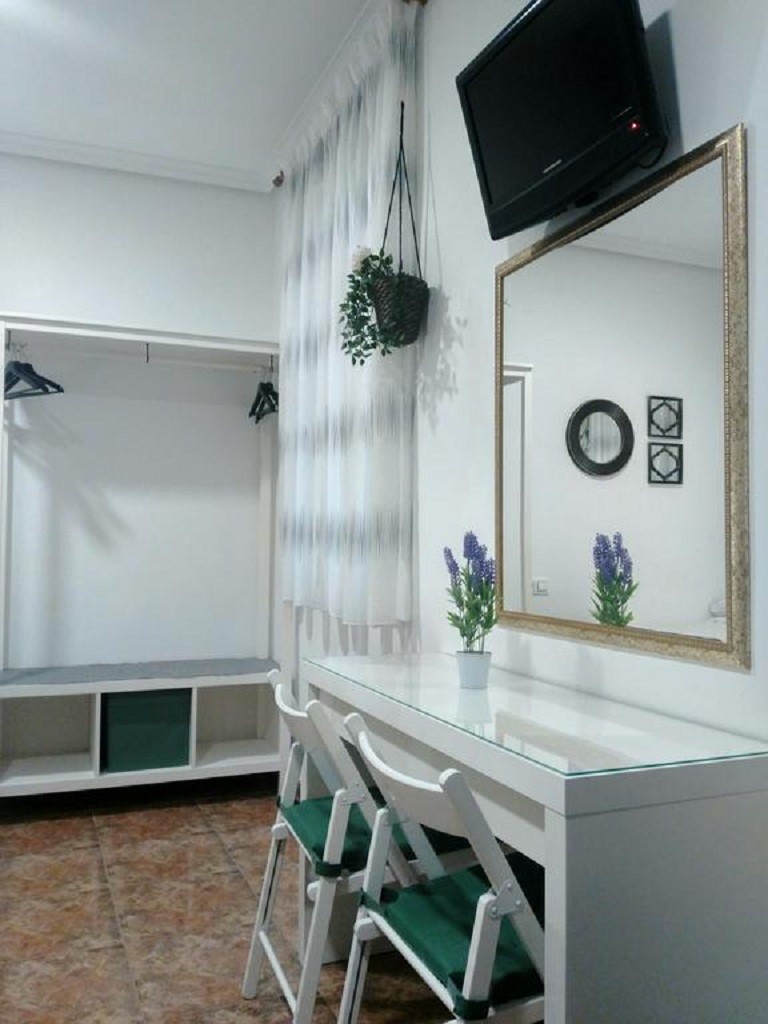 Hostal Bru�a