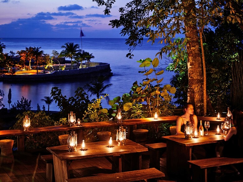 Hotel Golden Eye