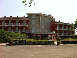 King Rose Hotel