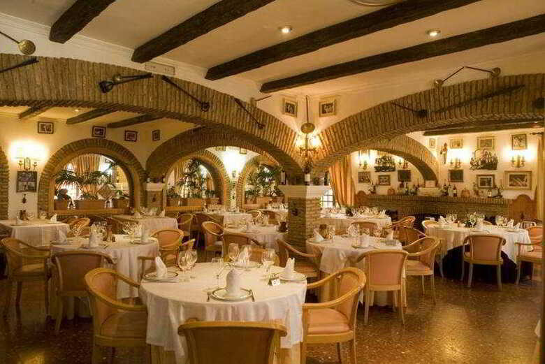 Hotel La Cueva Park