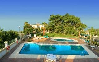Hotel La Cueva Park