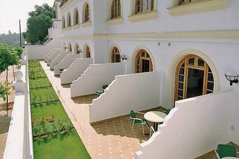 Hotel La Cueva Park