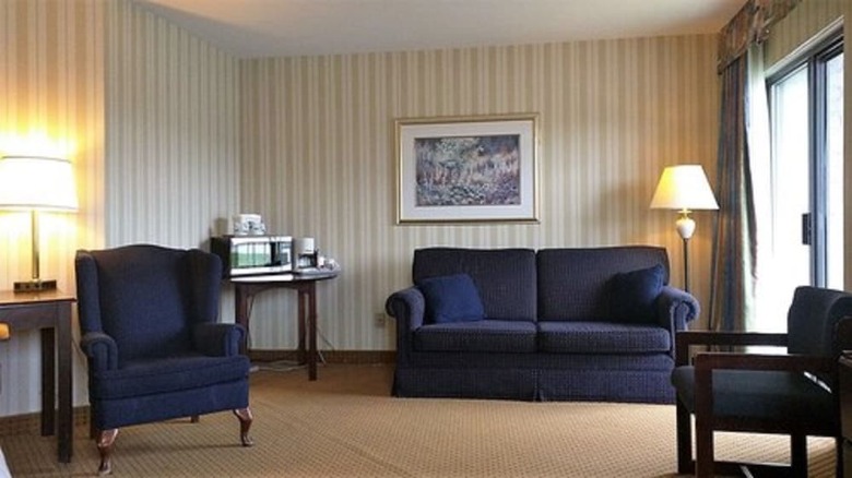 Hotel Quality Inn  Suites Brossard