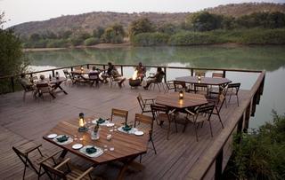 Hotel Kunene River Lodge