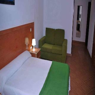 Hostal Q Albares