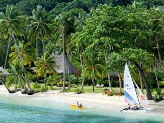 Hotel Qamea Resort  Spa