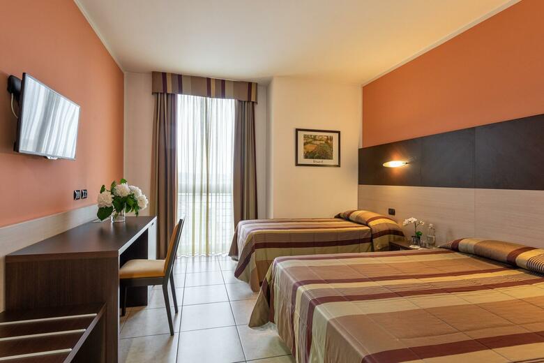 Record Hotel