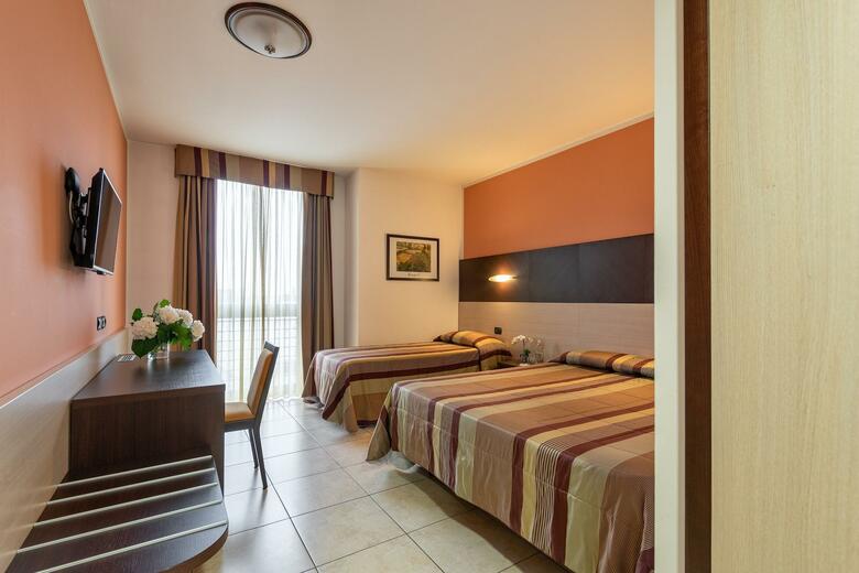 Record Hotel