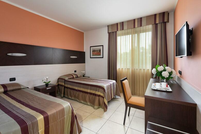 Record Hotel