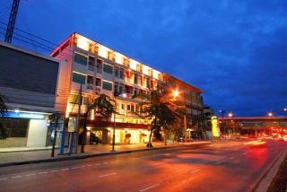 Hotel Bangkok Loft Inn
