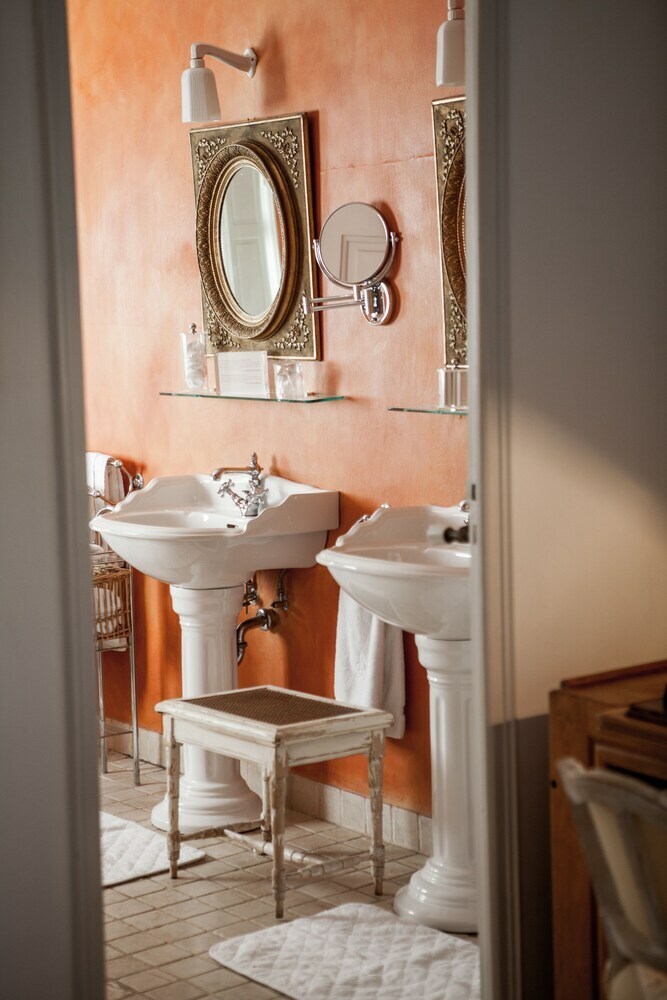 Hotel La Bastide De Moustiers