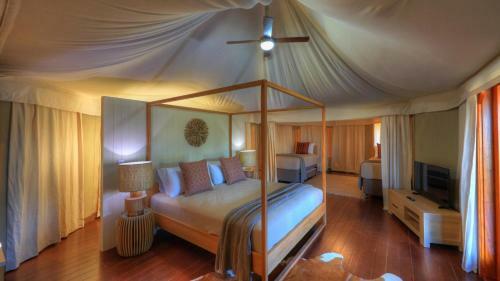 Hotel Rivershore Resort