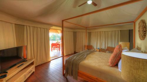 Hotel Rivershore Resort