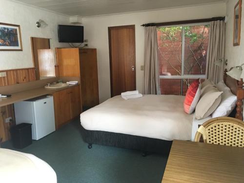 The Rails Hotel Motel