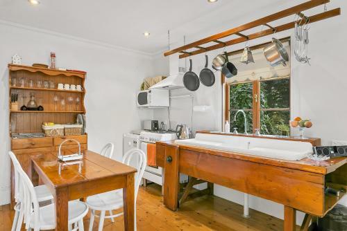 Aldgate Creek Cottage Bed And Breakfast