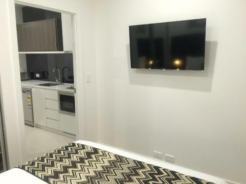 Whitehorse Apartments Hotel