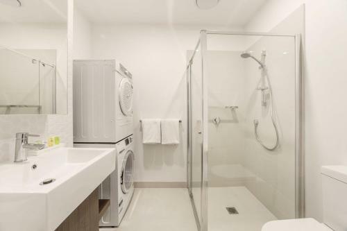 Whitehorse Apartments Hotel