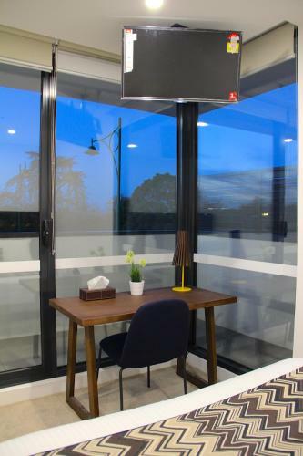 Whitehorse Apartments Hotel