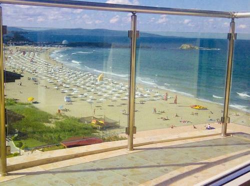 Lozenets Apartment On The Beach