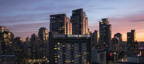 Howe Street Apartment With Views