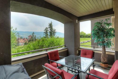 Apartamentos Quail Ridge Pinnacle Pointe By Kelowna Condo Rentals