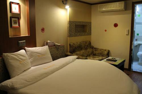 Goodstay With Hotel