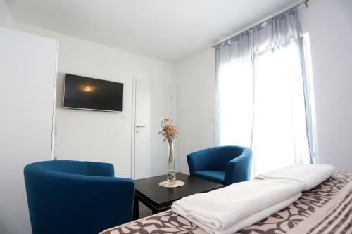 Apartments Ivan Spadina