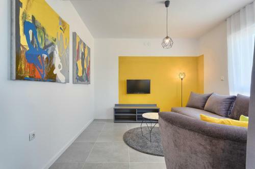 Apartments Astinian