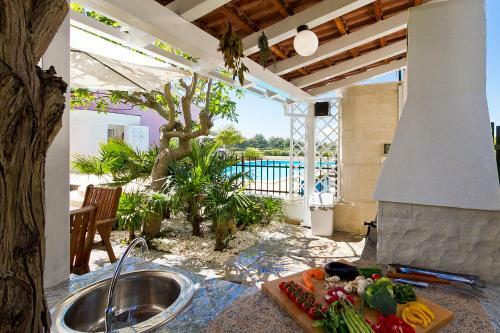 Apartments Astinian