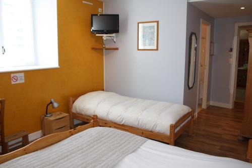 Hotel Logis Auberge De Saint Julien Aux Bois