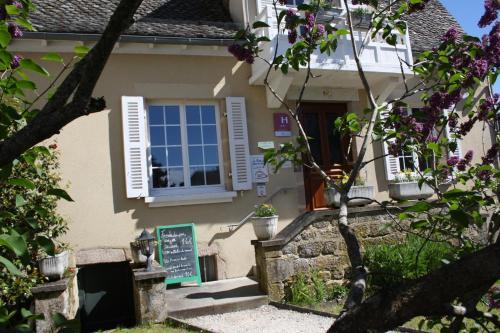 Hotel Logis Auberge De Saint Julien Aux Bois