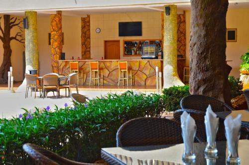 Mensvic Grand Hotel
