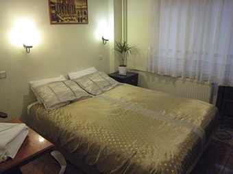 Paris Hotel
