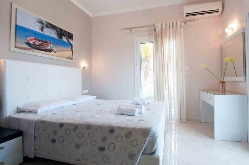 Brentanos Apartments - View Of Paradise