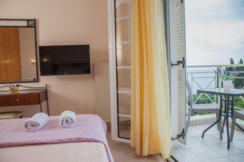 Brentanos Apartments - View Of Paradise