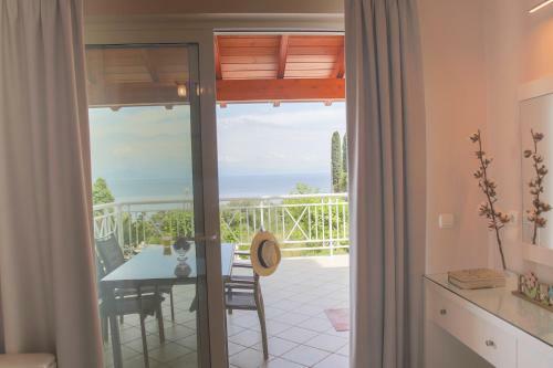 Brentanos Apartments - View Of Paradise