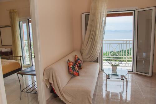 Brentanos Apartments - View Of Paradise