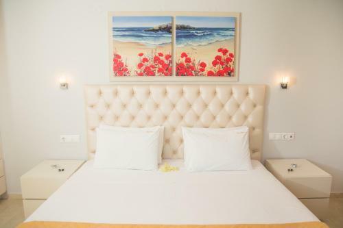 Brentanos Apartments - View Of Paradise