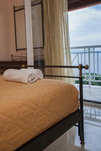 Brentanos Apartments - View Of Paradise