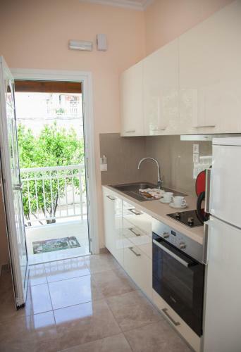 Brentanos Apartments - View Of Paradise