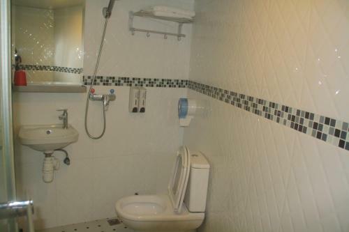 Hostal K & B Hostel