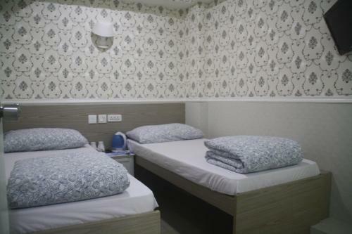 Hostal K & B Hostel