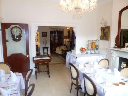 Hostal The Blarney Stone Guesthouse