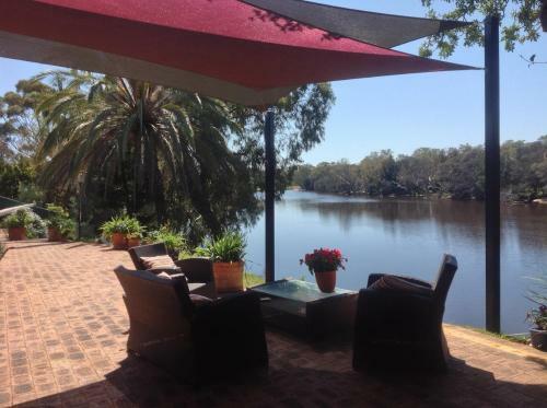 Riverfront71 B&B