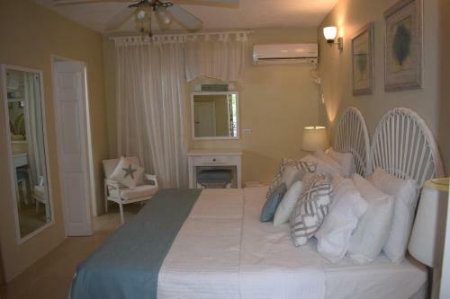 Golden View Apartment