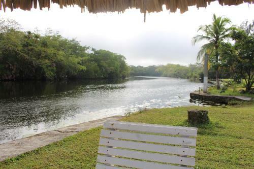 Hotel Lamanai Riverside Retreat