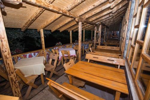 Kamp Dvije Vrbe