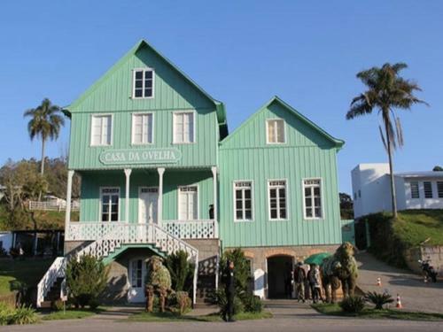 Casa Das Palmeiras + Quiosque